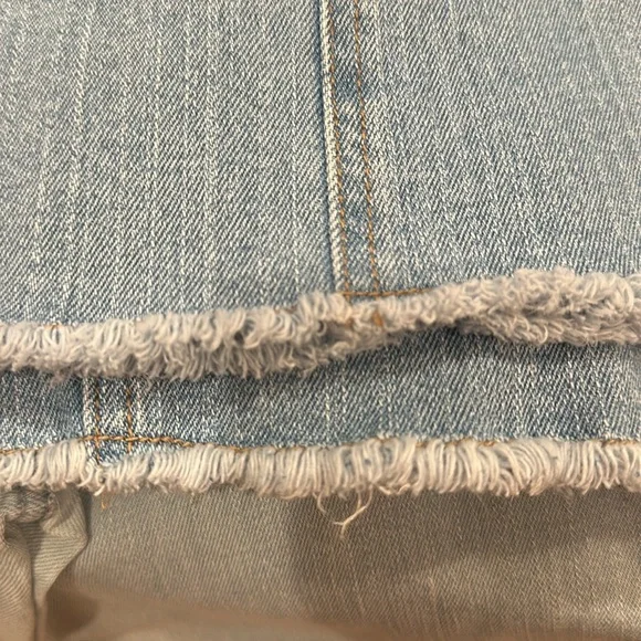 Du Jour Light wash wide leg high waisted jeans. Cropped. Some stretch. - Picture 6 of 6